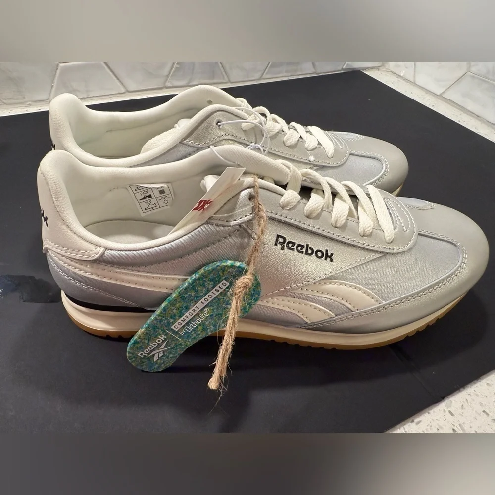 Reebok Woman’s Fiori Sneakers Silver Black White NEW Size 8 Low Tops